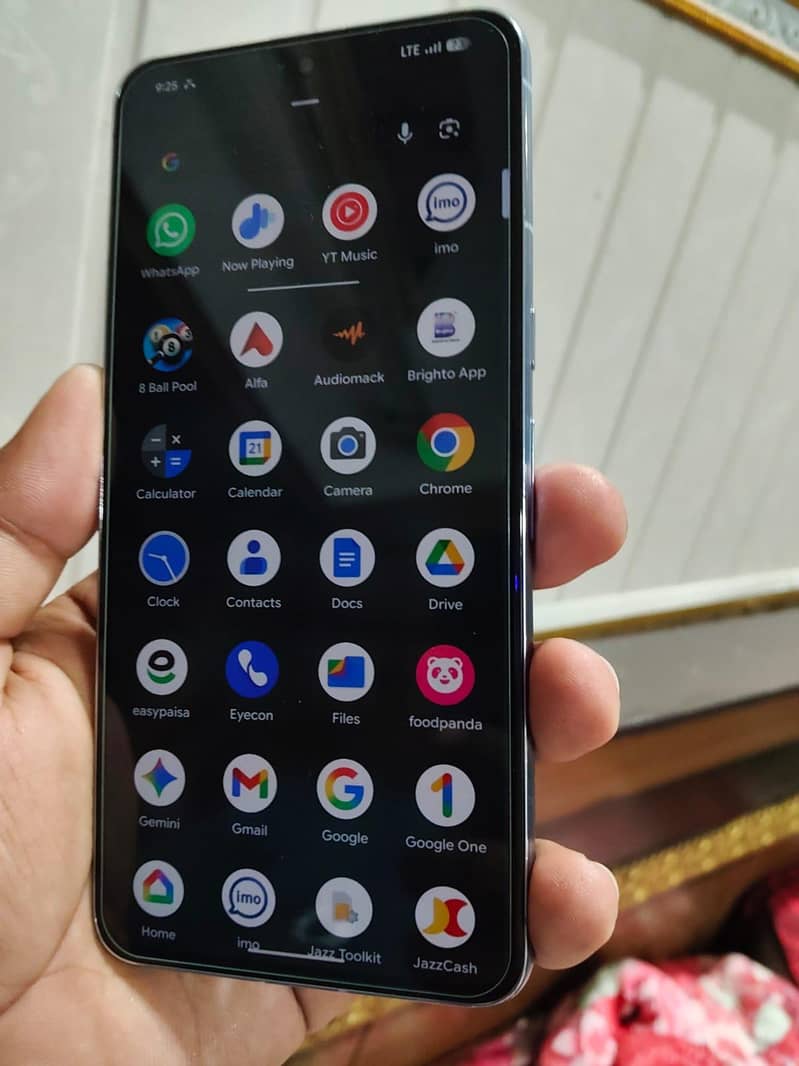 Google Pixel 8 Pro 2