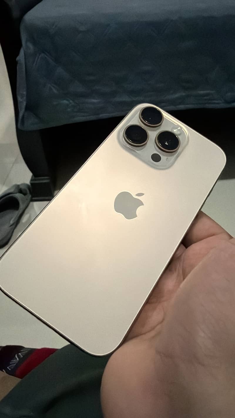 Iphone 16 pro 0