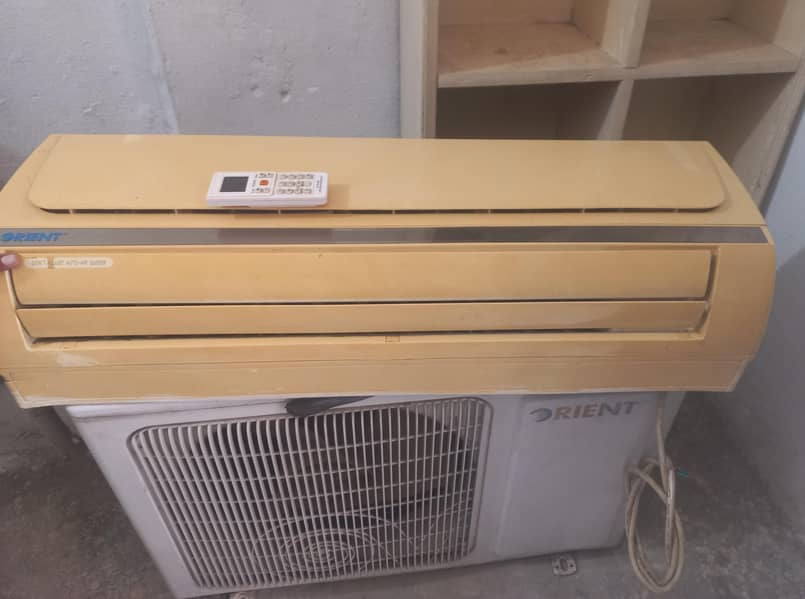 Orient AC 1