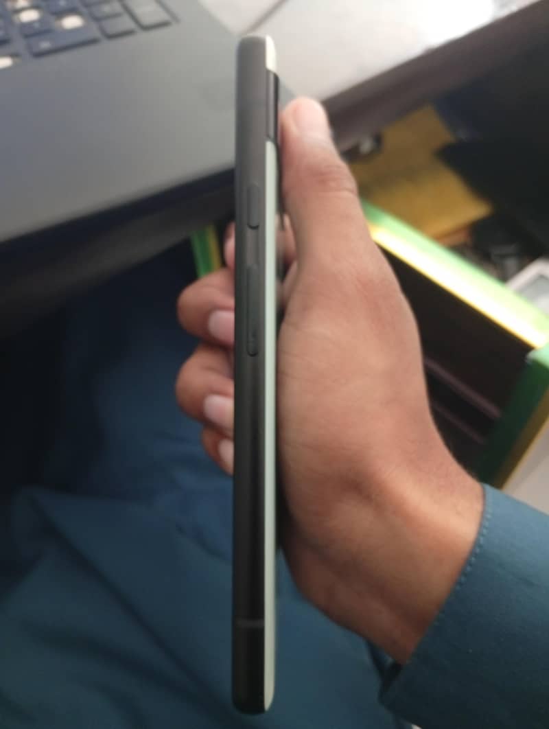 Google Pixel 6a 4