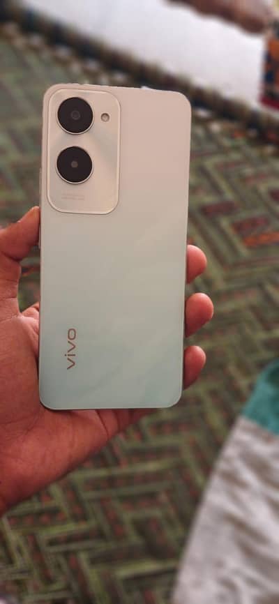 vivo y 18 condition 10/10 with box and charger no open no repair