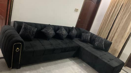 L shaped corner sofa  6 seater with cusions