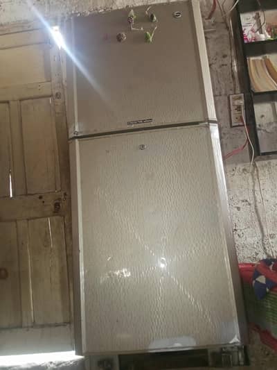 refrigerator for sell jisko laina hy rabta karain jaldi