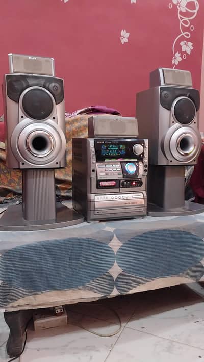 aiwa NSX-WKT10  sound system 5.1 prologic 7 chanel multi input