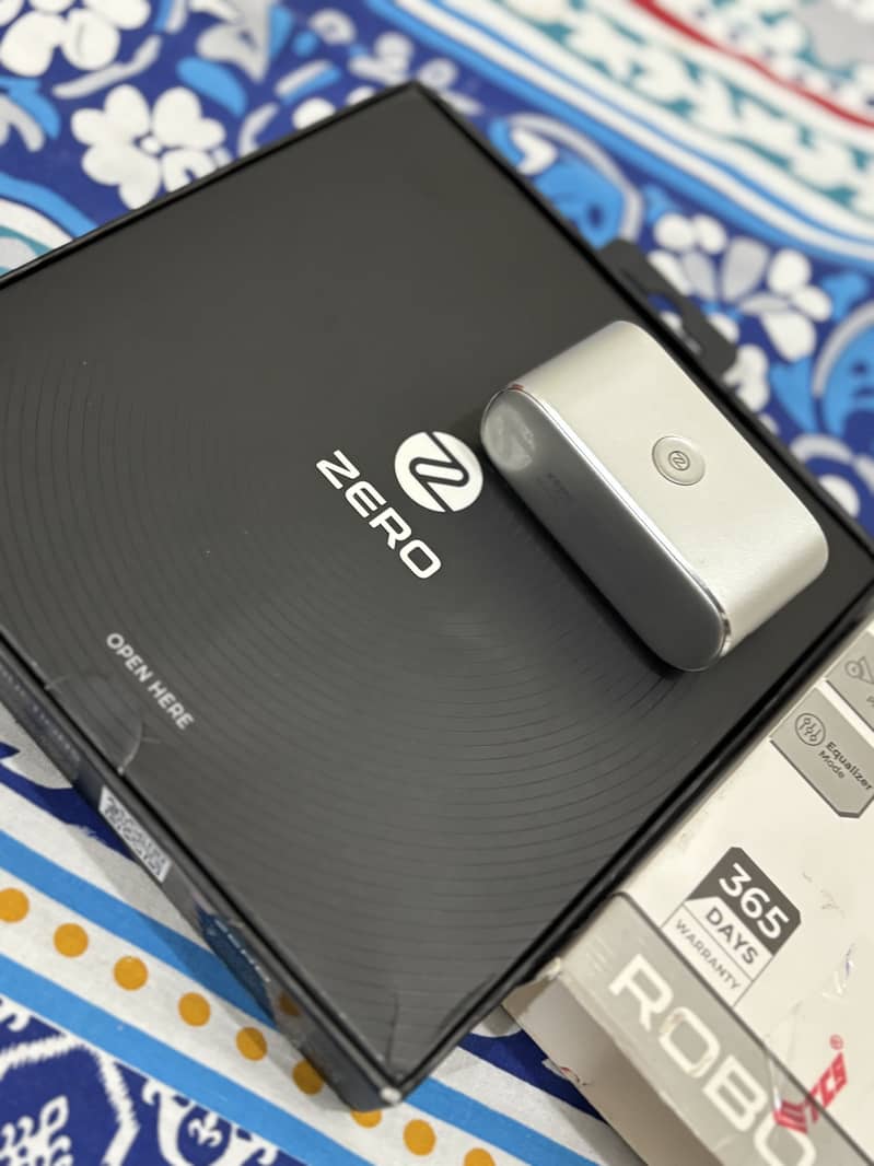Zero Robotics earbuds 7