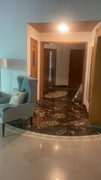 1 KANAL 3 BEDROOM LOWER PORTION AVAILABLE FOR RENT