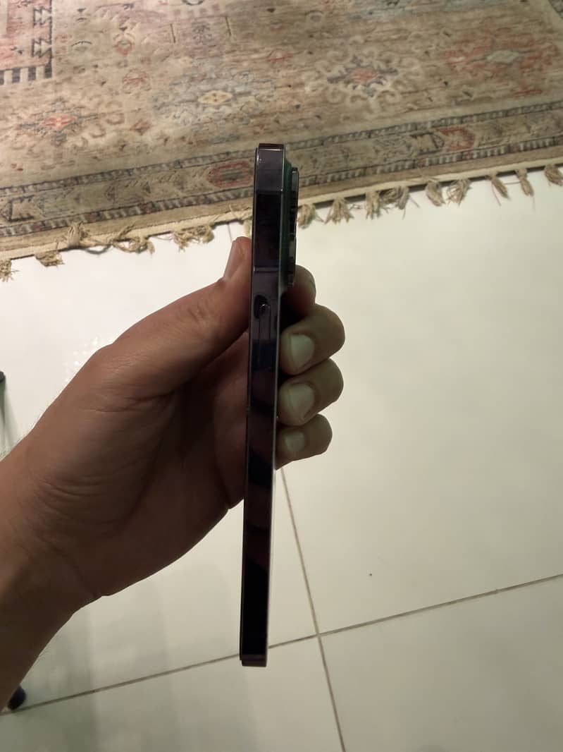 iPhone 14 pro max 4