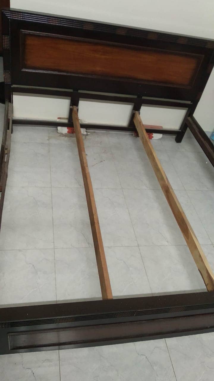 king size bed 0