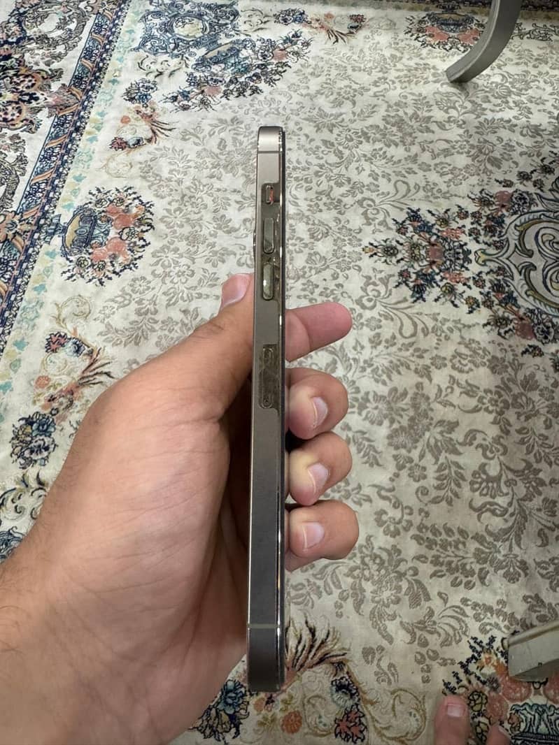 Iphone 14 pro max 5