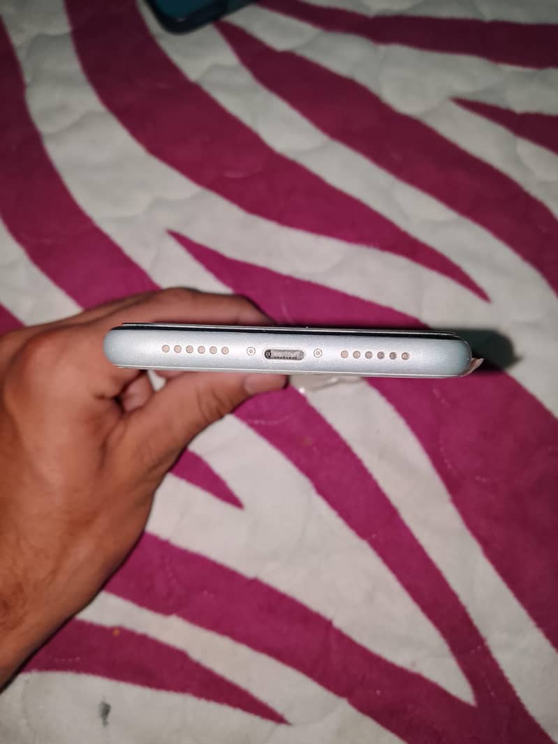 iphone xr 1