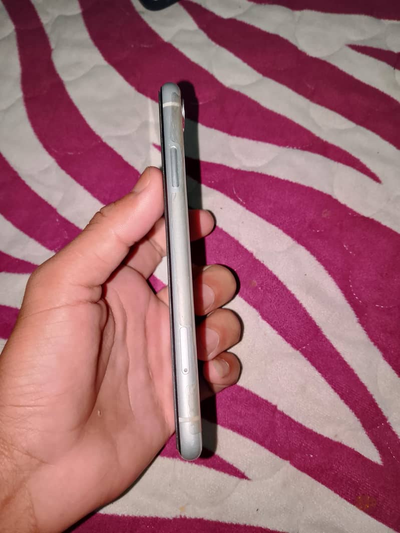 iphone xr 4