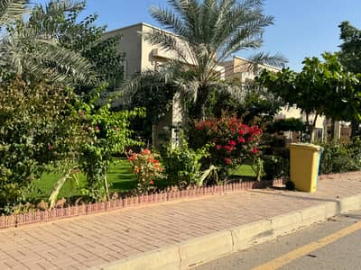 200 Sq Yd Corner Category Villa For Sale Precinct-11A| 3 Bedrooms | Drawing, Dining, Closed Italian Kitchen & TV Lounge. Near Entrance | Near Murree Point | Huge Greenbelt | Near Parks, Mosques & Shopping Gallery. Just 8 Min Drive from Main Gate.