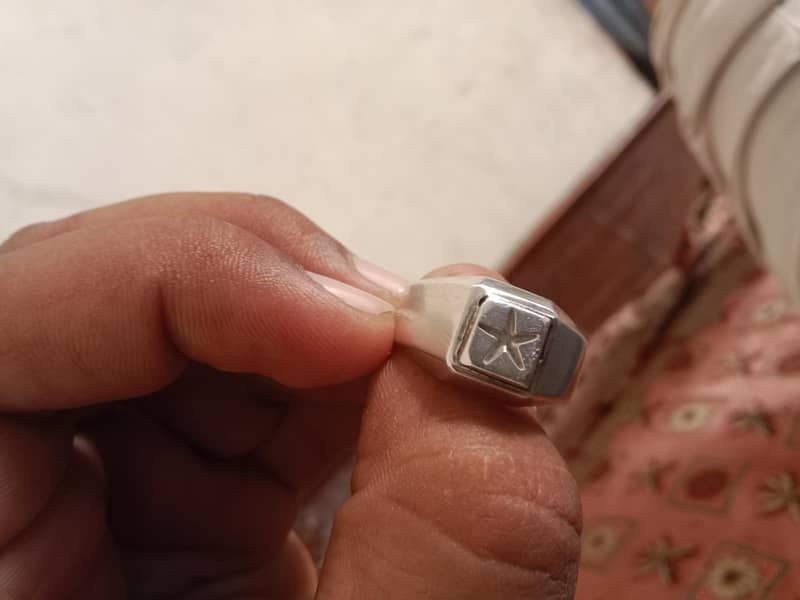 ring Irani 1