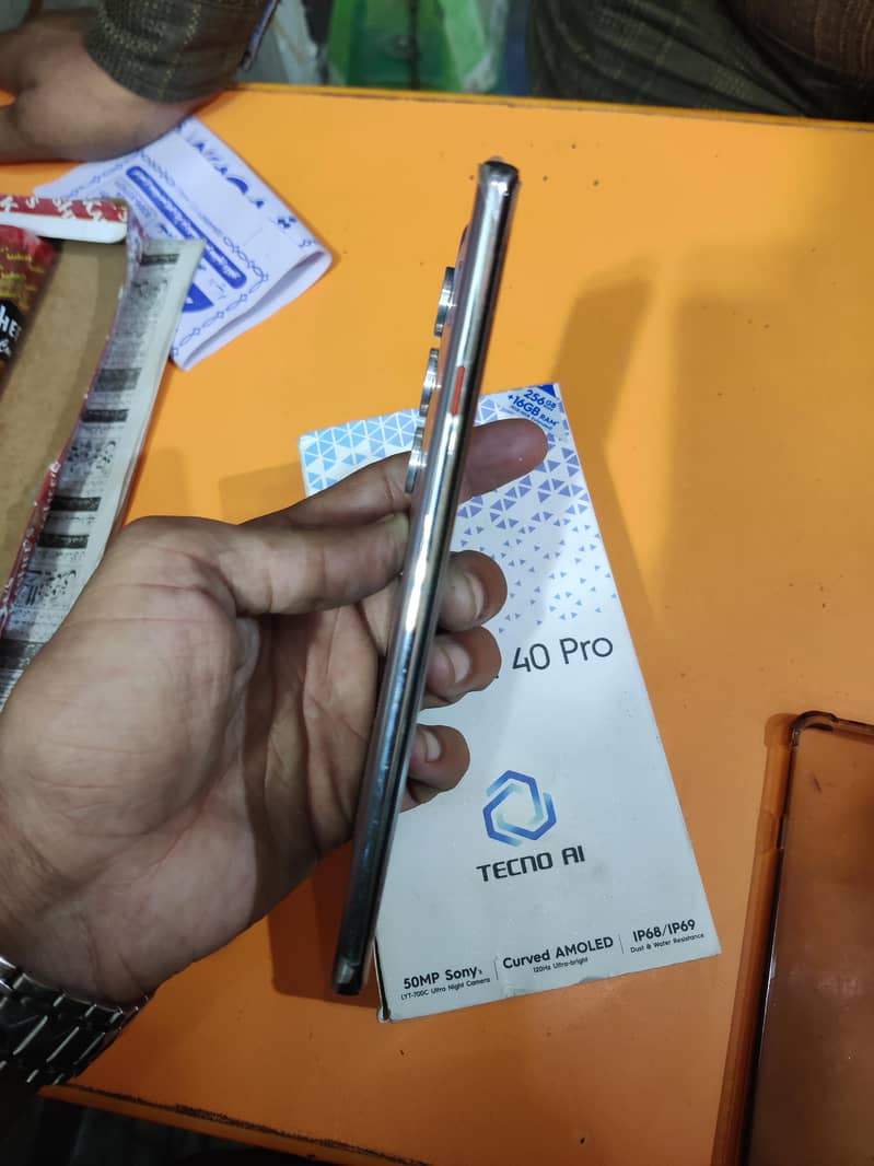 Camon 40 Pro 4