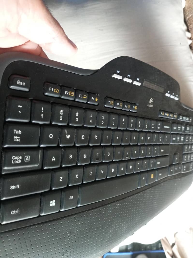 Wireless Keyboard & Mouse 2
