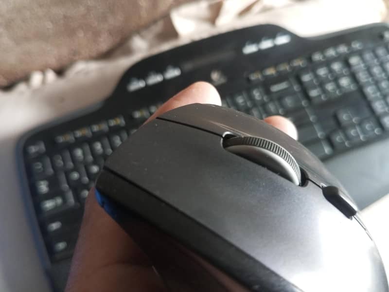 Wireless Keyboard & Mouse 11