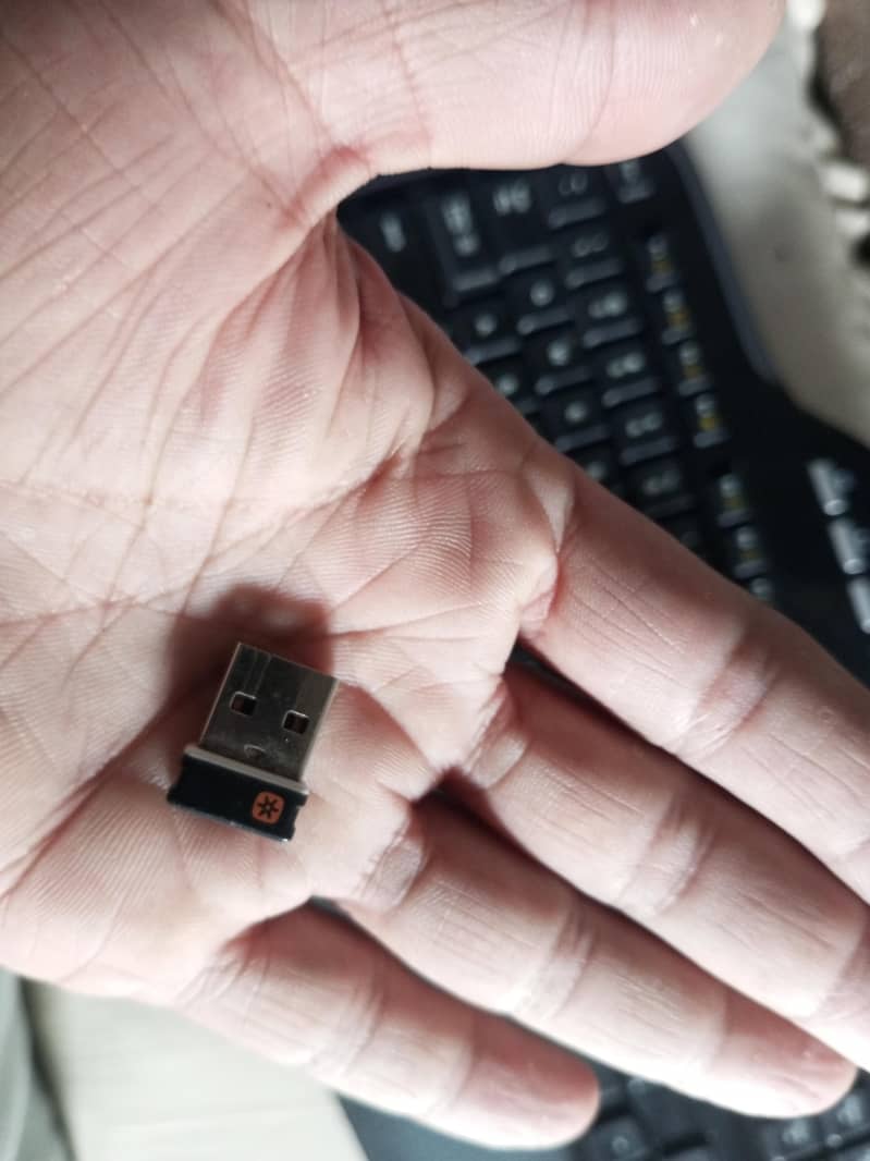 Wireless Keyboard & Mouse 12