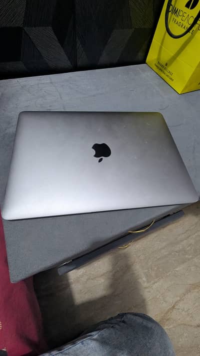 Macbook (Retina 12 inch Early 2015)