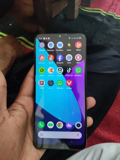 Realme 5i.
