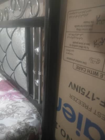 new condition bed used 8month Not Foam