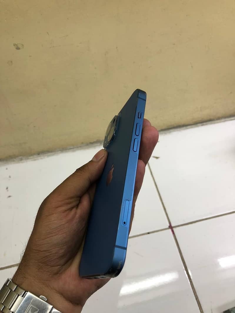 IPHONE 13 8