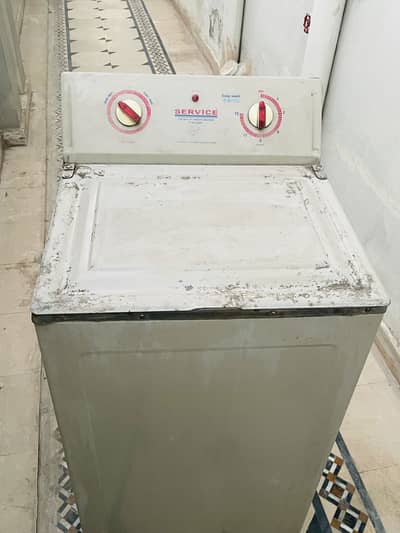 Excellent Condition Top Load Washer - Hardly Used