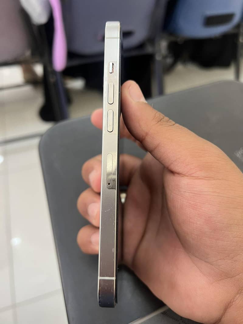 IPhone 13 pro 4