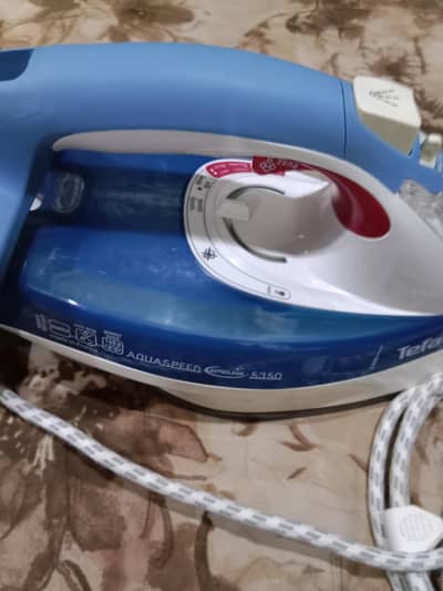 Tefal steam iron with pro features