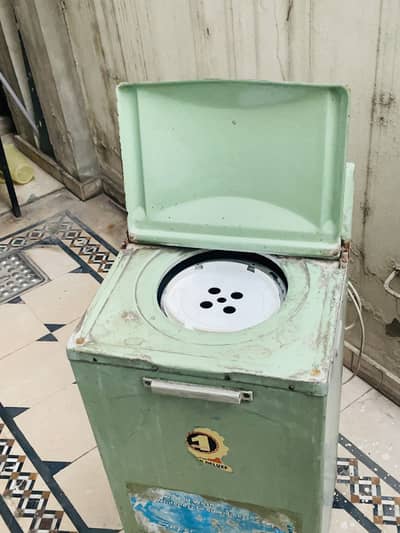 Excellent Condition Top Load dryer- Hardly Used