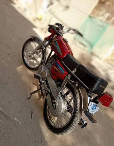 Honda 125cc bike urgent for sale 03294565513