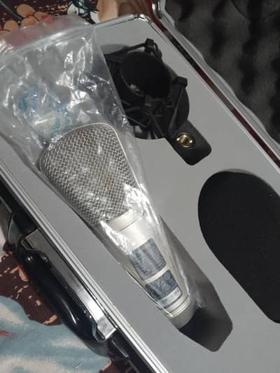 Gold condenser microphone