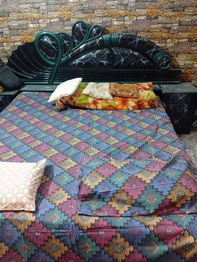 Urgent Sales Bed Room Set with wrobe, Dressig table  and Divider