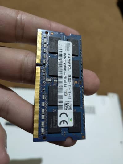 SK Hynix 8GB DDR3L-1600MHz PC3L-12800S For Laptops
