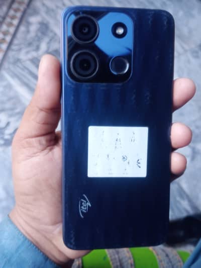 itel a60s. 4/128 with box call or Whatsapp 03074937491