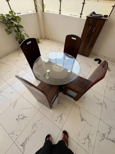 4 Seater Dining Table