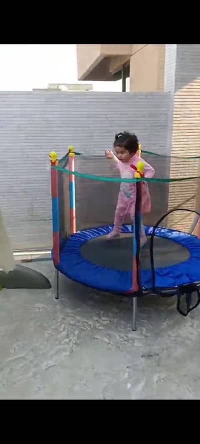 Kids trampoline