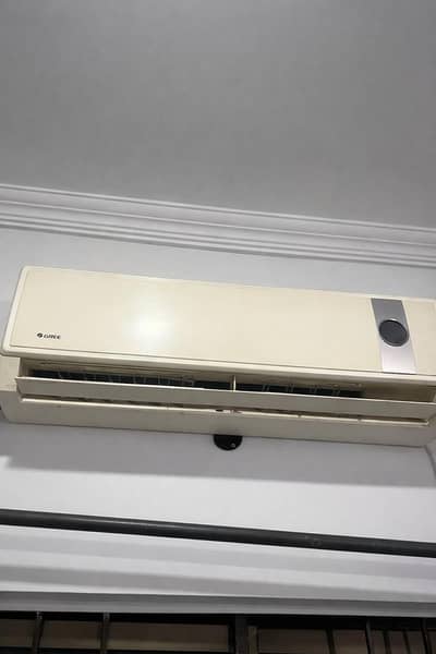 Gree 1 ton AC fo sale in reasonable price