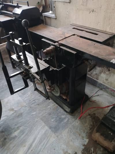 Wood Shaper Machine