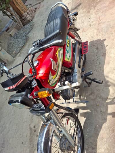 HONDA CD 70 22/23 model