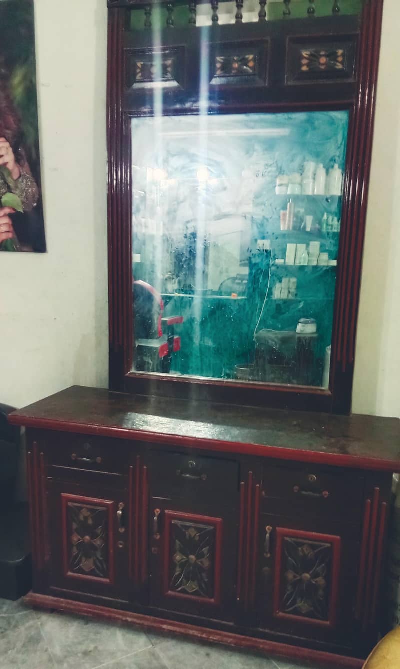 dressing table 0
