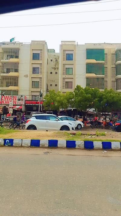 600 plot for sale Gulishan E Roomi scheme 33 nice location