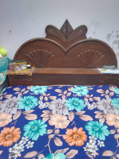duble bed showcase drasing for sell use me hai