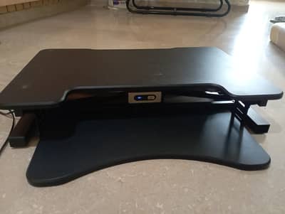 Automatic Computer table Top with adjustable heights for Standing. (Hy