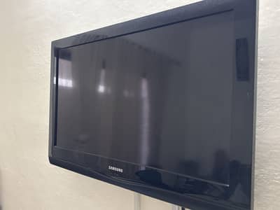 32” Samsung TV (ideal for gamers, security)