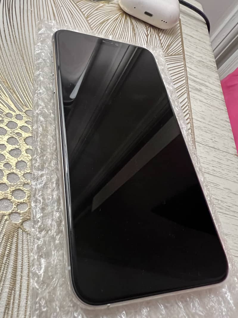 Apple iPhone 11 Pro Max 1