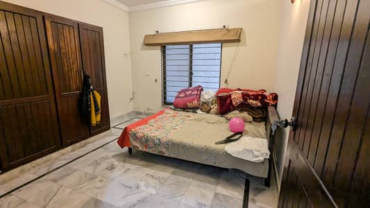 FOR SALE 40x90 Renovated Triple Storey 9Beds E_11/2