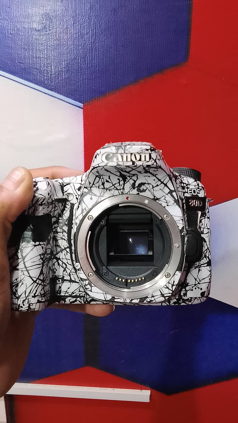CANON 80D 4