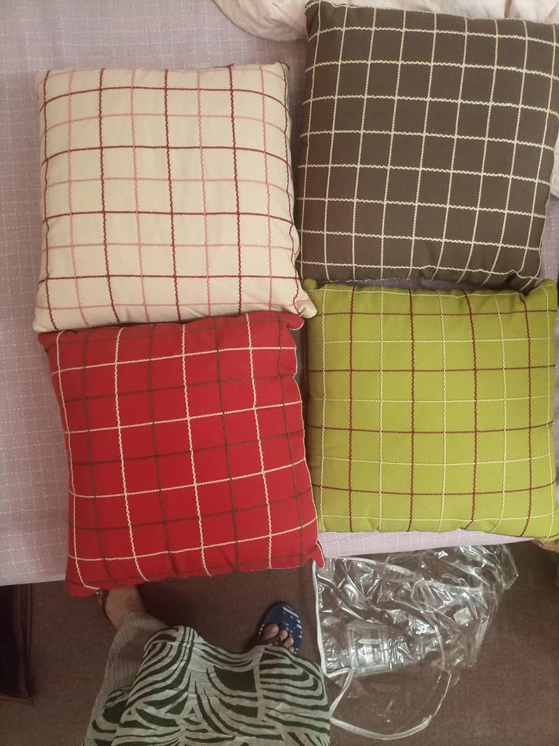 8 sofa cusion 0