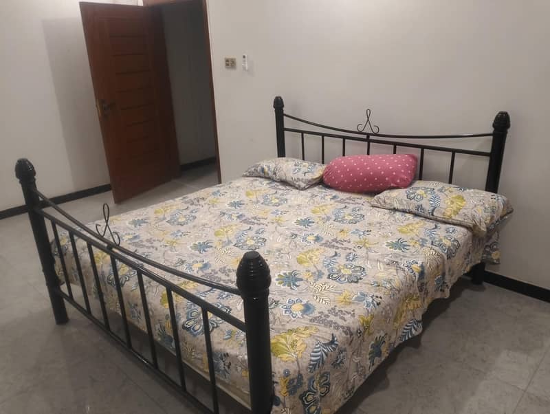 iron bed 1