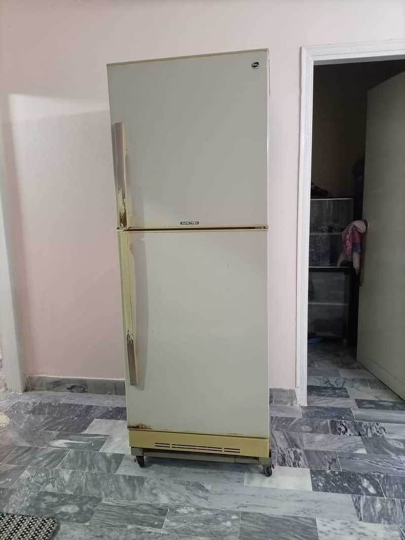 Refrigerator 0